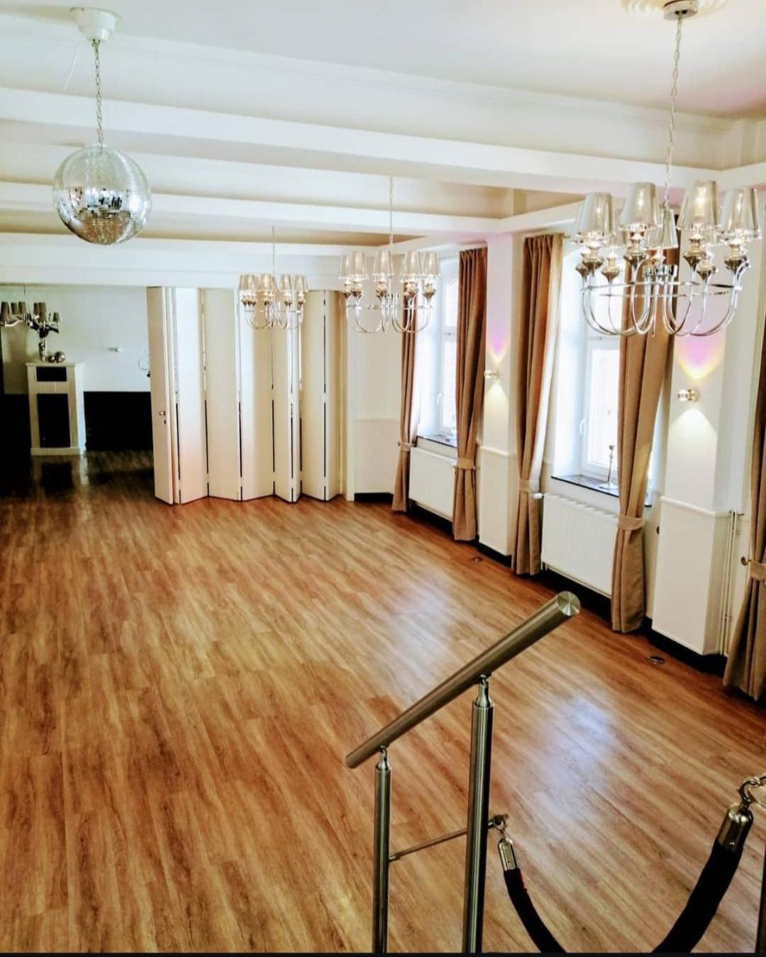 Zur Sonne "Gasthaus-Bar-Events" Poppenhausen Eksteriør bilde