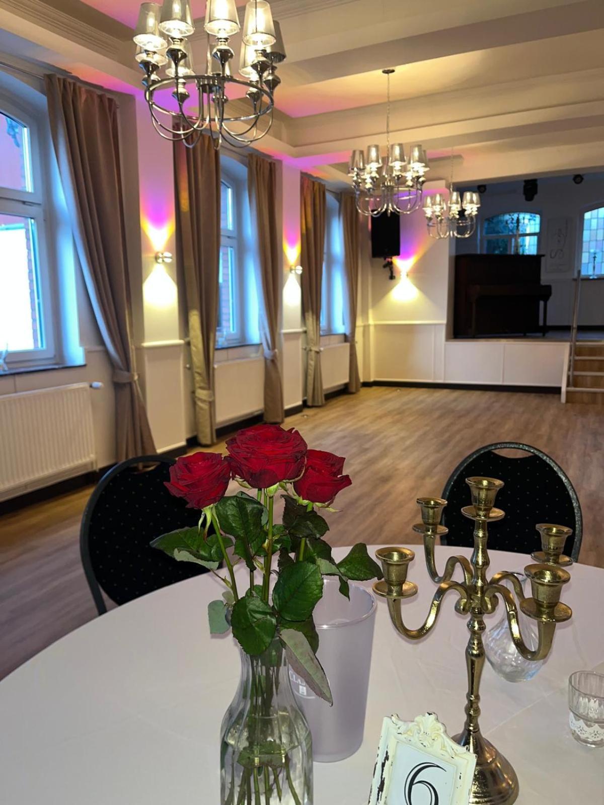 Zur Sonne "Gasthaus-Bar-Events" Poppenhausen Eksteriør bilde