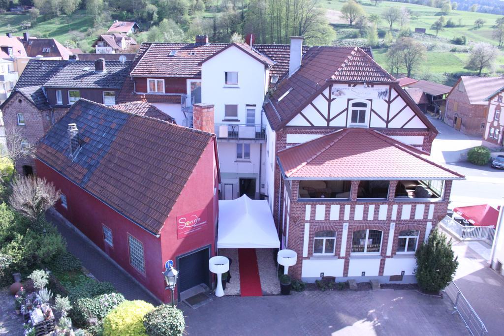 Zur Sonne "Gasthaus-Bar-Events" Poppenhausen Eksteriør bilde